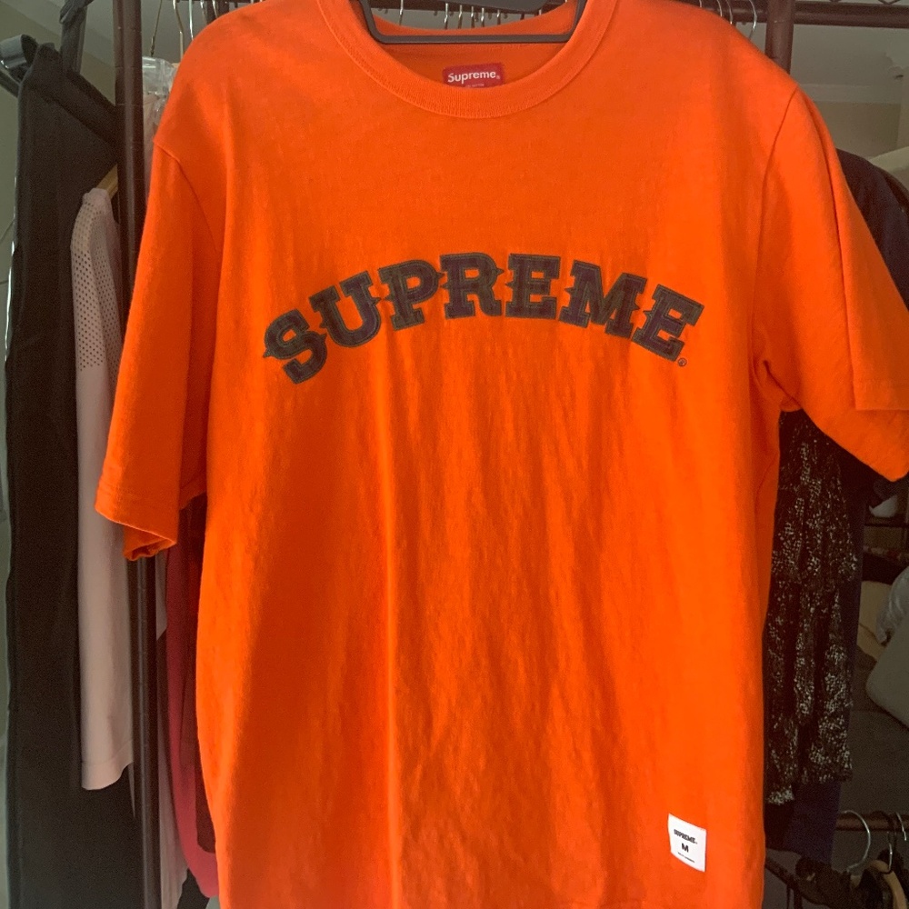 Supreme tee. Orange,men’s medium